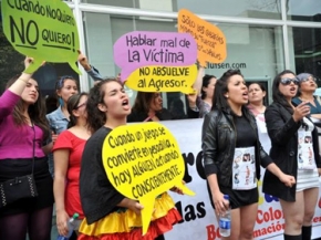مظاهرة بالتنانير القصيرة في العاصمة الكولومبية بوغوتا تنديدا بالعنف الجنسي