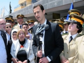  السيد الرئيس بشار الأسد  يشارك   أبناء وبنات الشهداء في التكريم الذى أقيم  لأبناء شهداء الحرب على سورية