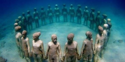 متحف مذهل تحت الماء 