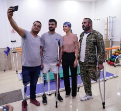 السيدة أسماء الأسد في زيارة إلى مركز الأطراف الاصطناعية في محافظة حماة 