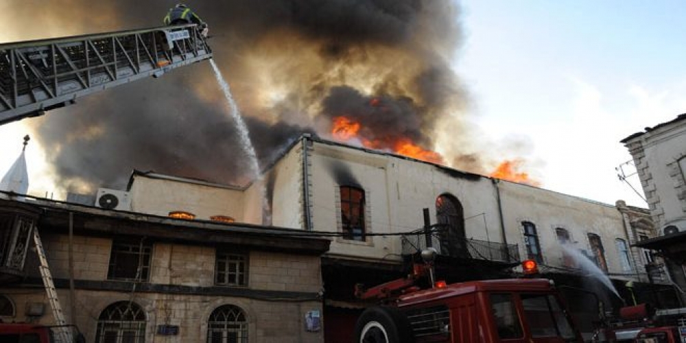 حريق كبير في أكثر من 70 محلاً تجارياً بمنطقة العصرونية في دمشق