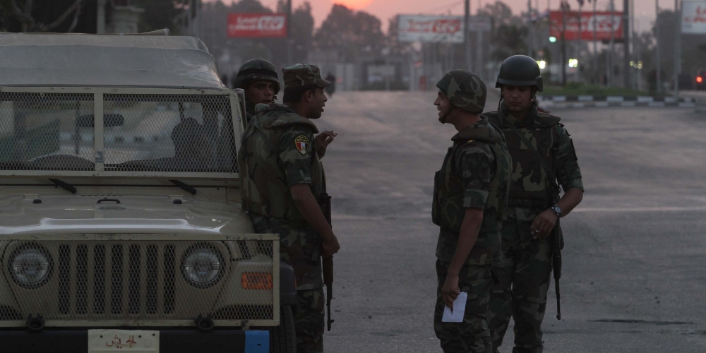 مقتل 5 مجندين مصريين وإصابة 5 آخرين بتفجير إرهابي شمال سيناء