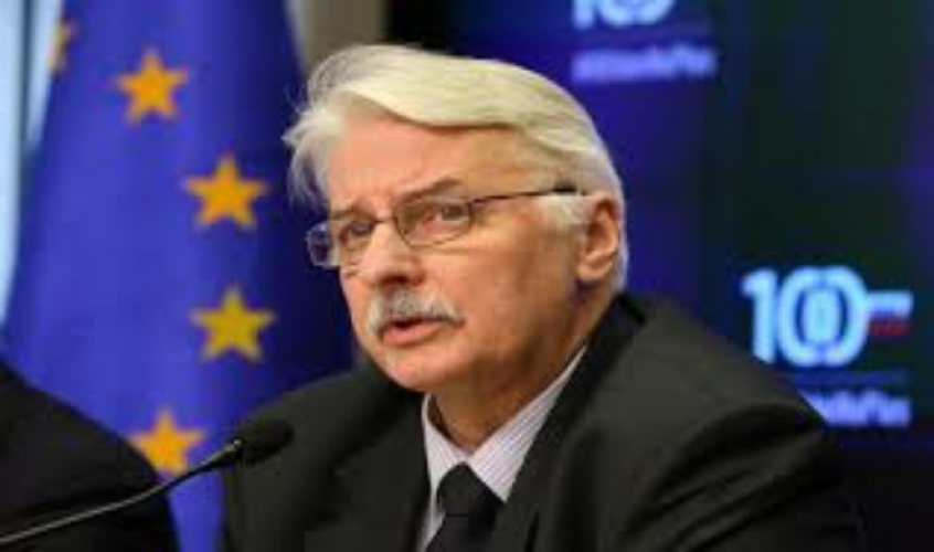 وزير خارجية بولندا يطالب قادة الاتحاد الأوروبي بالاستقالة  
