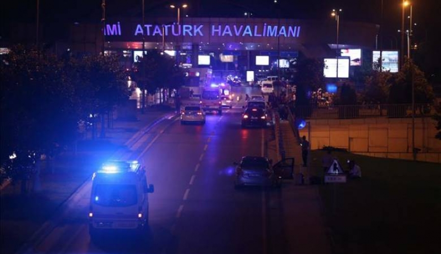 باريس هيلتون تدين تفجيرات مطار أتاتورك بإسطنبول