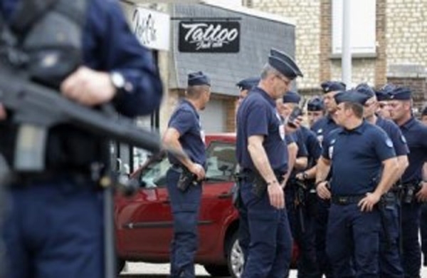  فرنسا تعلن التعرف على هوية المهاجم الثاني في الاعتداء على الكنيسة