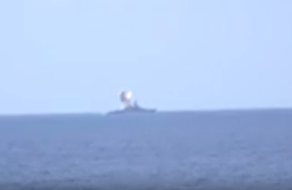  فيديو.. السفن الروسية تضرب صواريخ 