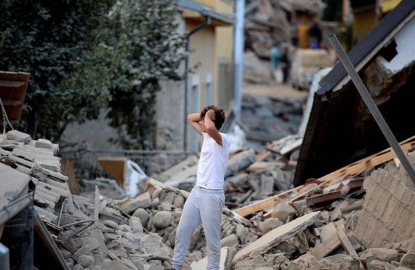  ايطاليا.. ارتفاع ضحايا الزلزال المدمر الى 120 قتيلاً
