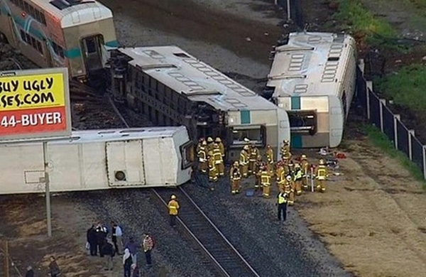 إصابة عشرة أشخاص في اصطدام قطار في لوس أنجلوس
