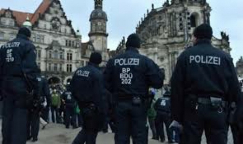 هجومان يستهدفان مسجداً ومركز مؤتمرات في المانيا