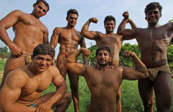 تعرف على أقوى الرجال في قرية هندية  .. !