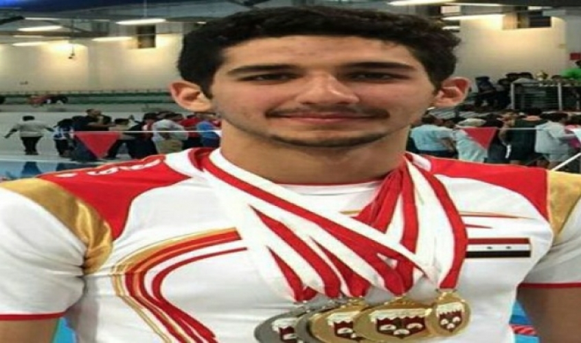 السباح محمد المصري يحرز ثلاث ذهبيات وفضيتين في بطولة البحرين الدولية