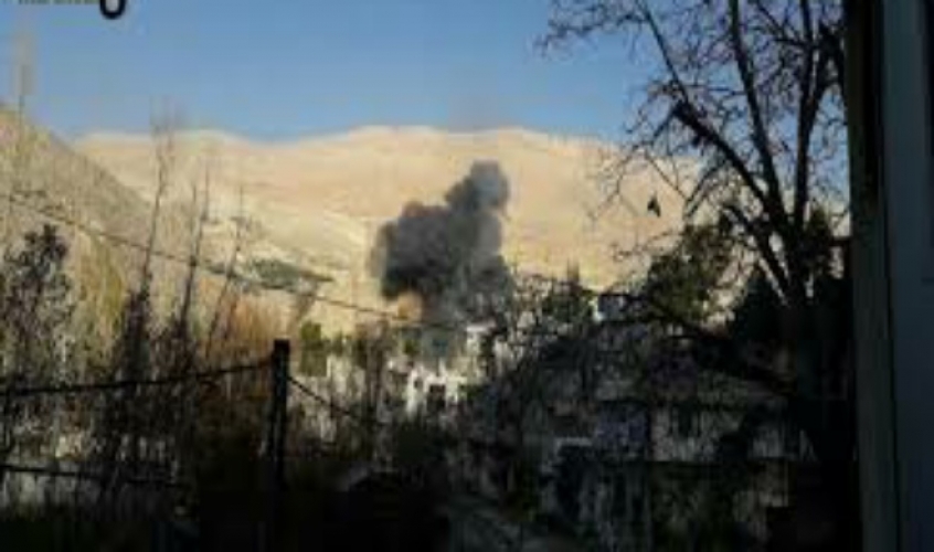 المجموعات المسلحة تحرق منازل المدنيين في عين الفيجة