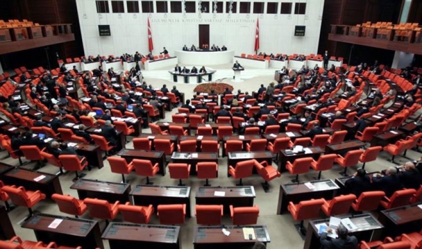 البرلمان التركى يقر المواد السبع الأولى التي تعزز من سلطة أردوغان