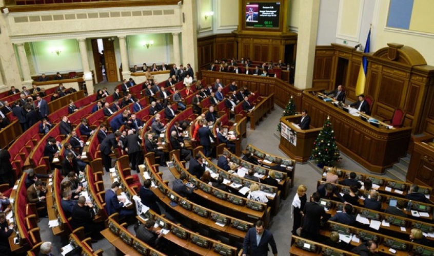 البرلمان الأوكراني يسمح بدخول قوات أجنبية إلى البلاد