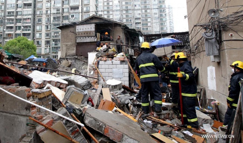 انهيار مبنى سكني شرقي الصين