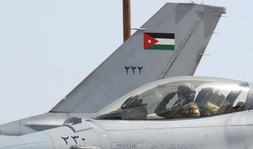 سقوط مقاتلة أردنية في الأراضي السعودية ونجاة قائدها