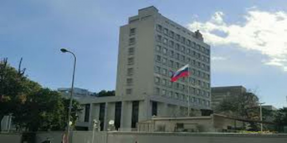 السفير الروسي في دمشق.. مبنى السفارة الروسية تعرض للقصف 