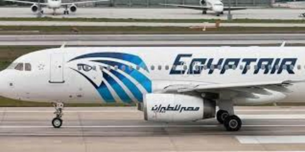 مصر للطيران تحظر الأجهزة الإلكترونية على المسافرين للولايات المتحدة