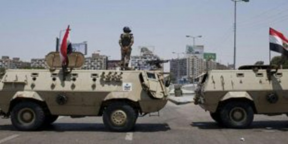 الجيش المصري يقضي على ارهابيين ويلقي القبض على آخرين شمال سيناء