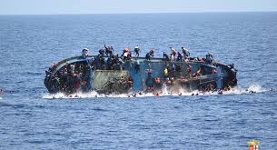 سجن 56 متهماً بقضية غرق مركب مهاجرين في مصر