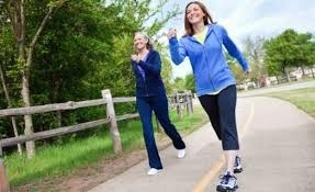 دراسة .. المشي 15 ألف خطوة يومياً يحد من الإصابة بأمراض القلب