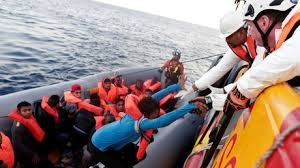 إنقاذ عشرات اللاجئين قبالة قبرص وفقدان العشرات قبالة ليبيا 