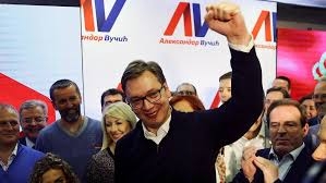 فوز رئيس الوزراء الصربي الكسندر فوتشيتش في الانتخابات الرئاسية