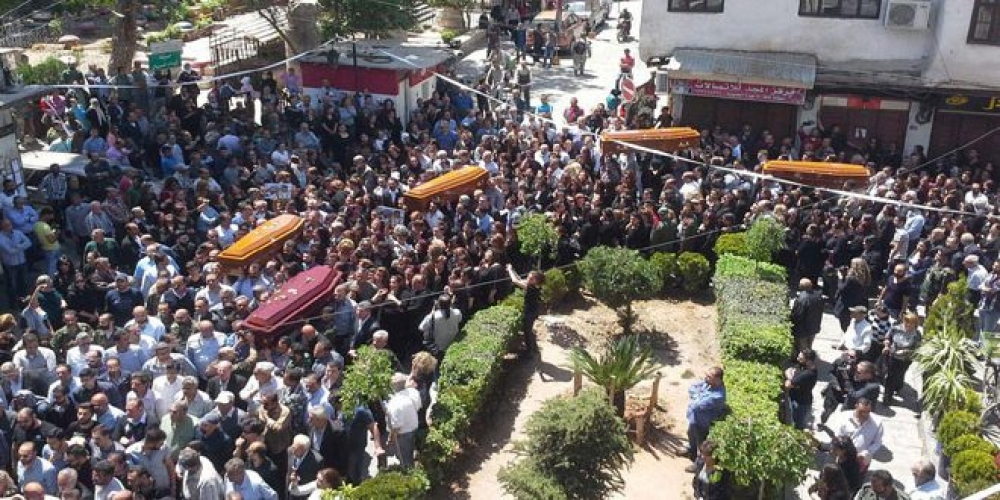 تسليم جثامين 5 شهداء مختطفين من معلولا قضوا على أيدي الارهابيين في بلدة عرسال اللبنانية