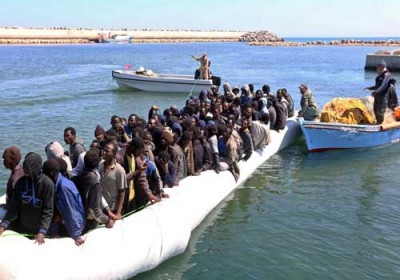 انقاذ نحو 4400 مهاجر خلال 48 ساعة الماضية من مياه البحر المتوسط 