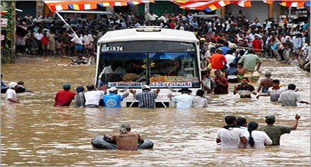 ارتفاع عدد ضحايا الفيضانات والانهيارات الطينية بسريلانكا إلى 91 قتيلاً