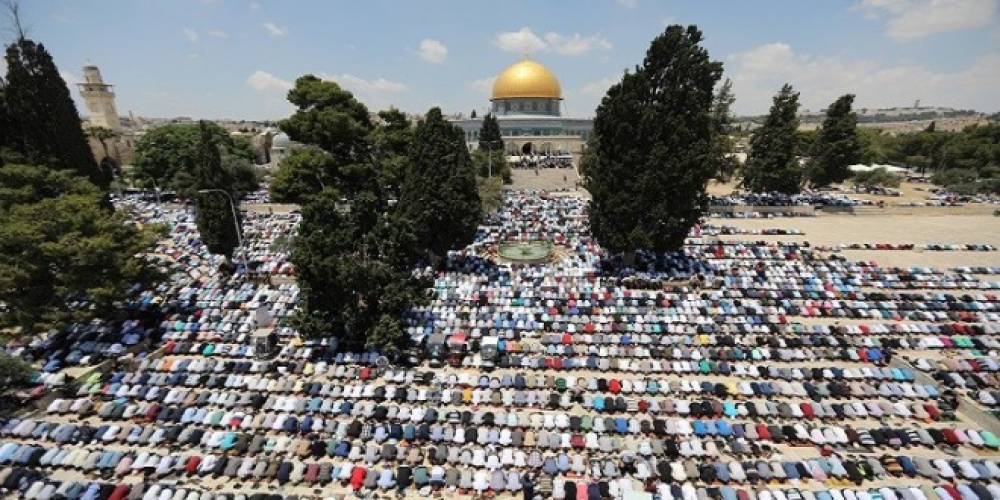 ربع مليون مصلٍ في المسجد الأقصى بالجمعة الأولى من رمضان