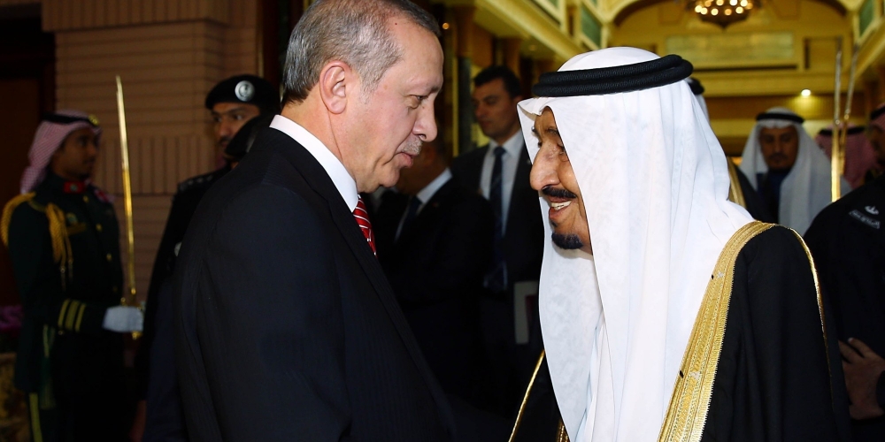أردوغان يبحث هاتفيا مع ملك السعودية وولي عهده الجديد الأزمة حول قطر