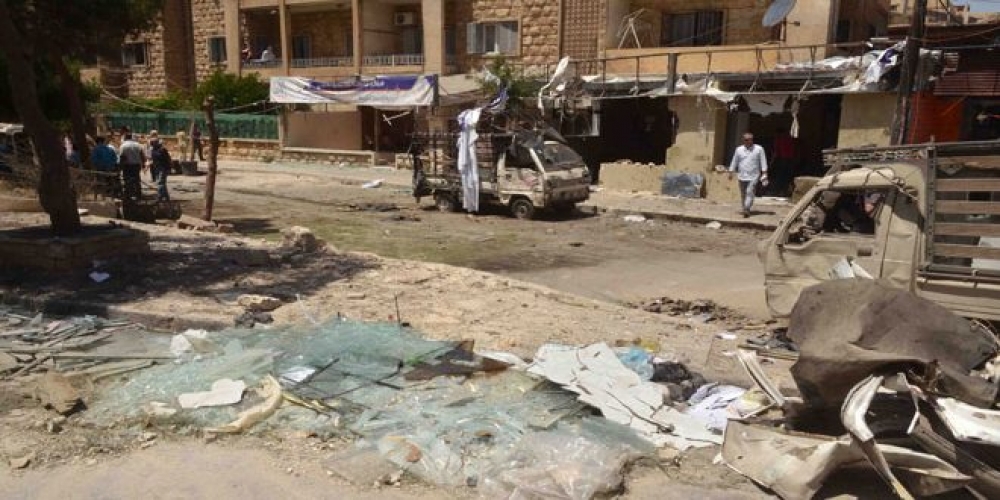  4 شهداء وإصابة العشرات باعتداءات ارهابية على أحياء دير الزور