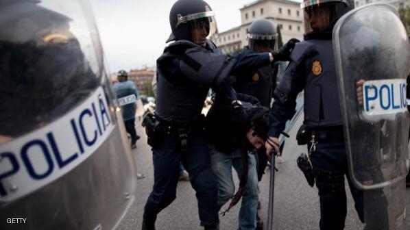 اصابة ضابط شرطة اسباني بهجوم رجل يحمل سكينا على الحدود مع المغرب