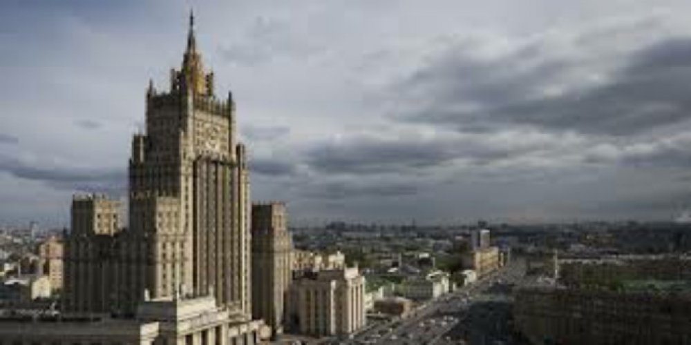 ردا على العقوبات.. موسكو تقلص عدد الدبلوماسيين الأمريكيين على أراضيها إلى 455