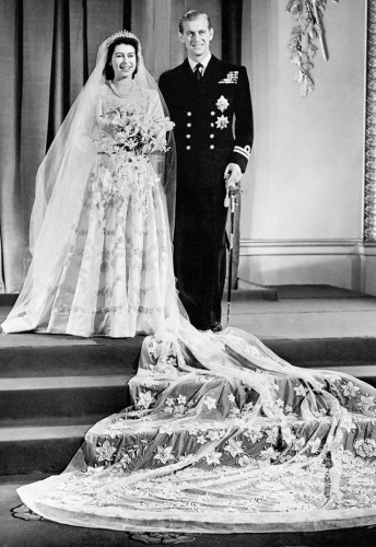 ماعلاقة سوريا بفستان زفاف الملكة البريطانية إليزابيث الثانية 