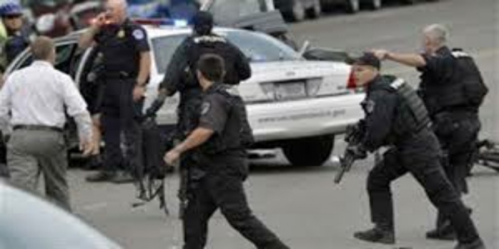 الشرطة الأميركيّة تُحاصر مطعماً في تشارلستون