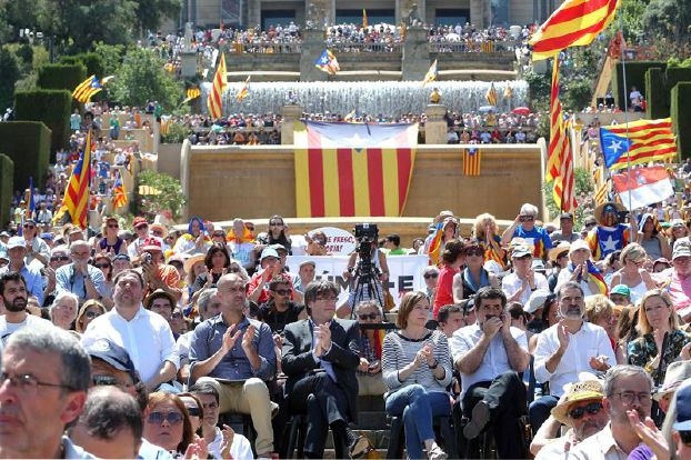الحكومة الكاتالونية تستعد لاحتمال الانفصال مالياً عن إسبانيا