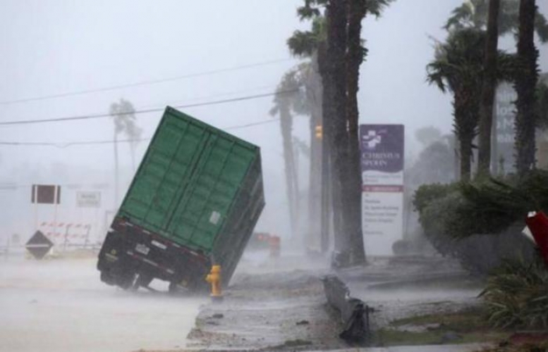 سلطات فلوريدا تجلي نحو 6 ملايين شخص جراء إعصار 