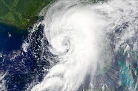 إعصار ” خوسيه ” بأتلانتيك ينخفض ليعاد تصنيفه إلى الدرجة الثالثة
