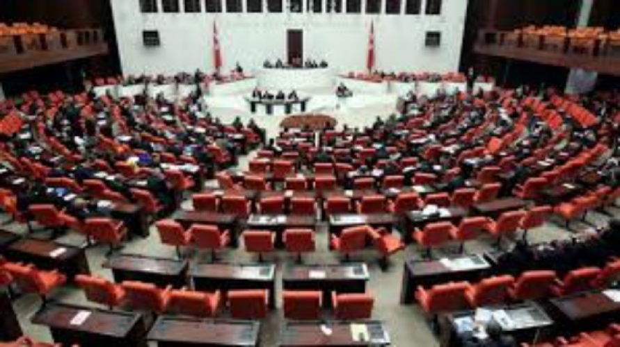 السبت.. البرلمان التركي يناقش تمديد تفويض الجيش بتنفيذ عمليات بسوريا