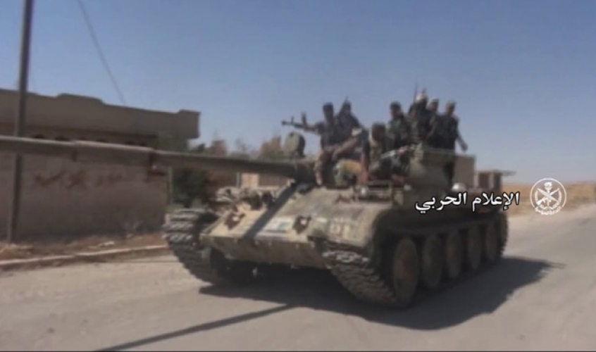 الجيش يحاصر معدان وطريق النهر بدير الزور ويستهدف مواقع الارهابيين بالصواريخ 