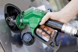 مصدر في وزارة النفط ينفي قرار تخفيض أسعار المحروقات