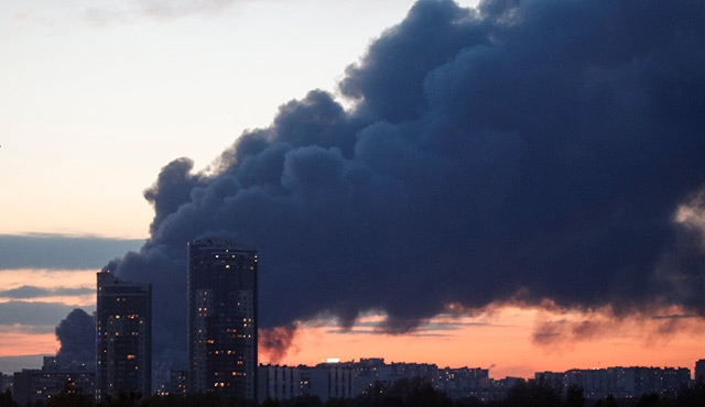 موسكو.. إجلاء 3 آلاف شخص جراء حريق في مركز تجاري