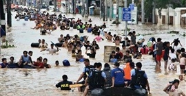 مقتل 37 بسبب فيضانات وانهيارات أرضية في فيتنام