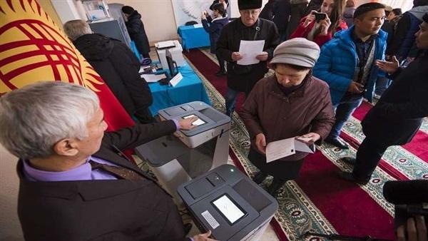 اول انتخابات رئاسية لـ قرغيزستان بعد انهيار الاتحاد السوفيتي 