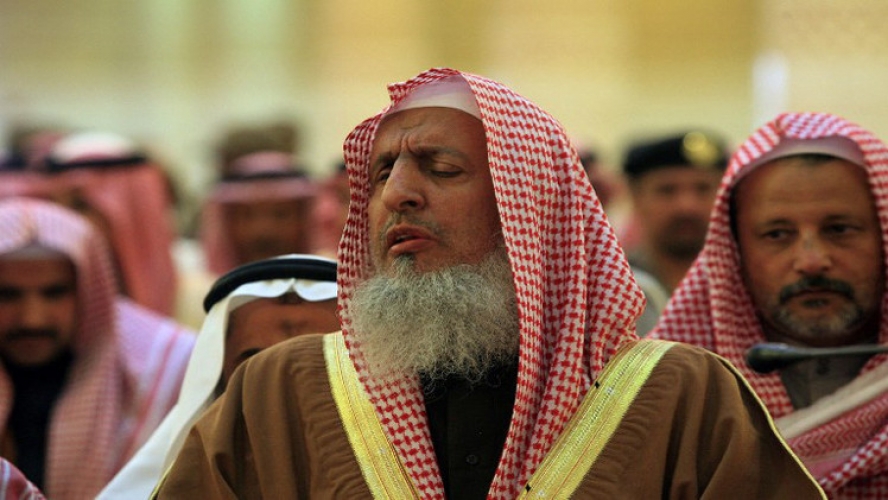 بماذا علق كبار علماء السعودية على توقيف أمراء ووزراء؟