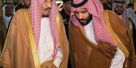 عكاظ: 3 دول عربية تجمد حسابات عدد من المحتجزين السعوديين