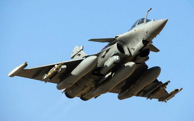 12 مقاتلة «رافال» و 50 طائرة إيرباص من فرنسا الى قطر