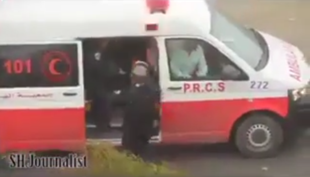  بالفيديو جرائم الإحتلال بحق فتيات فلسطينيات في سيارة إسعاف